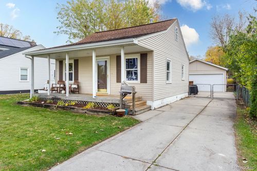 3932 Ellwood Ave, Berkley, MI, 48072-3122 | Card Image