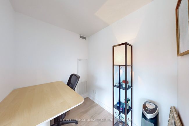 901 - 161 Roehampton Ave, Condo with 2 bedrooms, 1 bathrooms and null parking in Toronto ON | Image 18