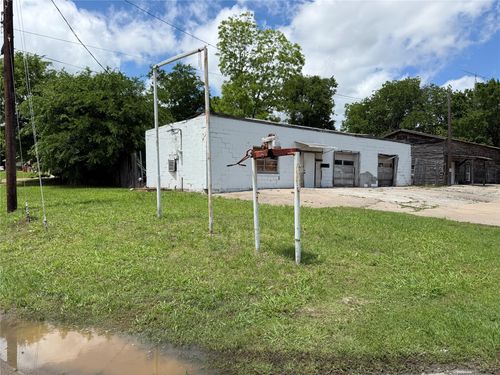 501 Katy Blvd, Bonham, TX, 75418-3938 | Card Image