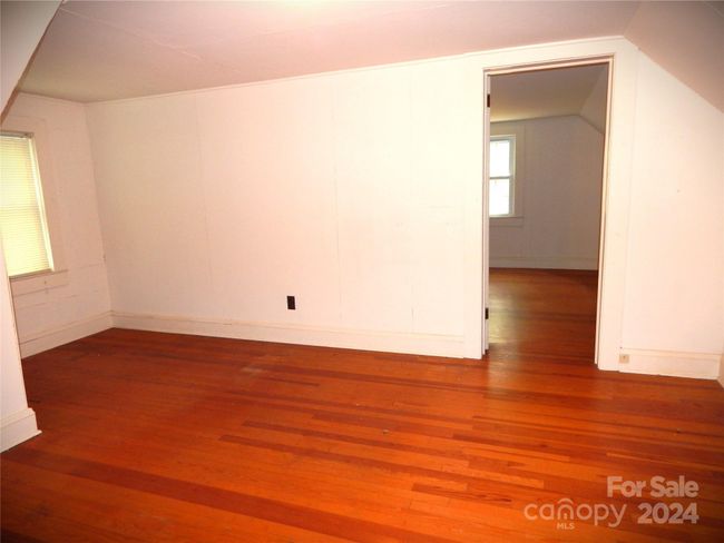 Upstairs Bonus Space | Image 40