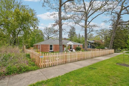 14 E Woodland Rd, Lake Bluff, IL, 60044-2163 | Card Image