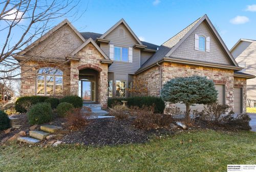 19273 Williams St, Omaha, NE, 68130-3018 | Card Image