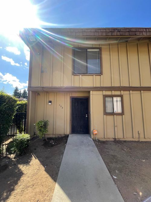 152-1221 N Peach Ave, Fresno, CA, 93727-2264 | Card Image