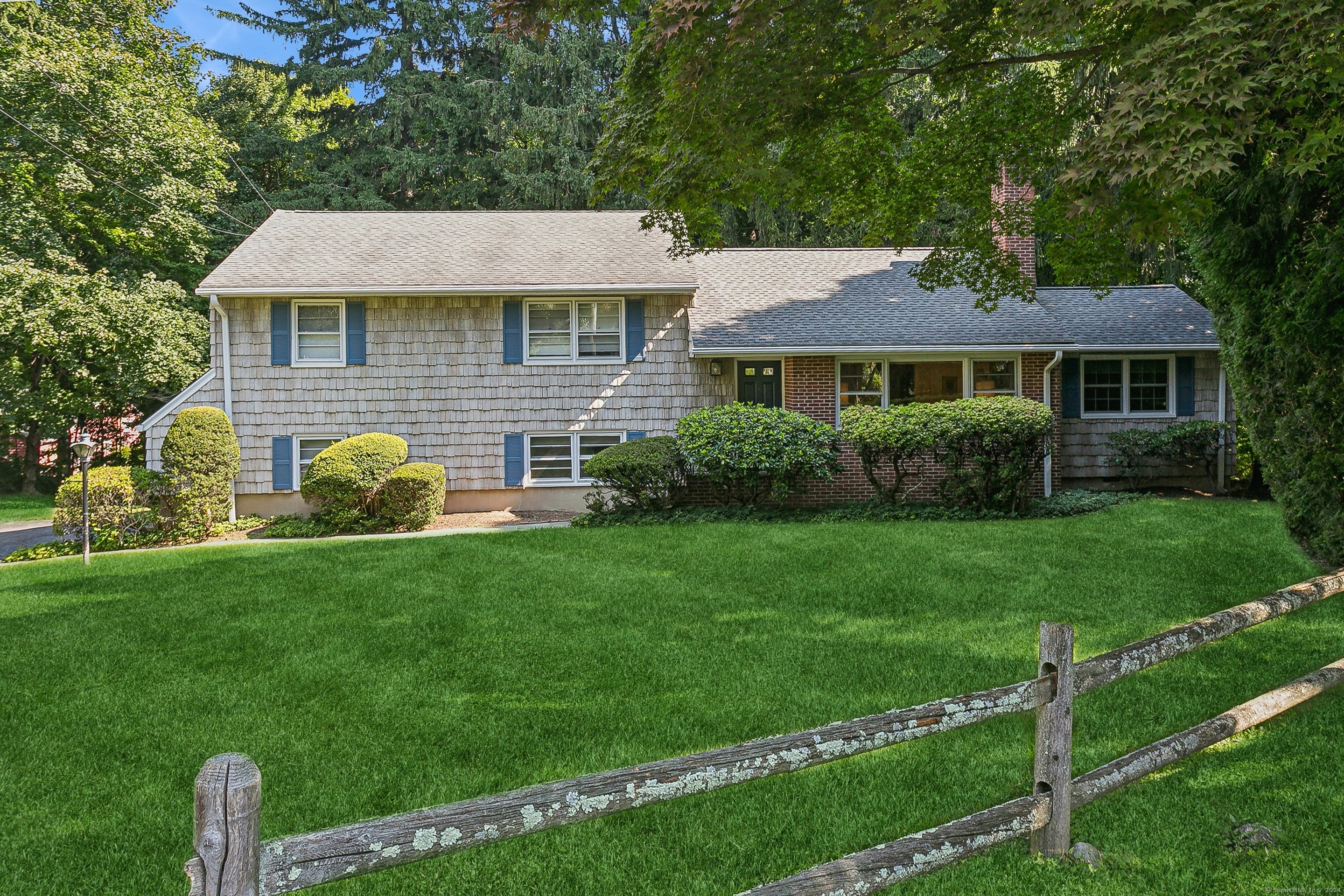 Blue Mountain Rd, Norwalk, CT 06851