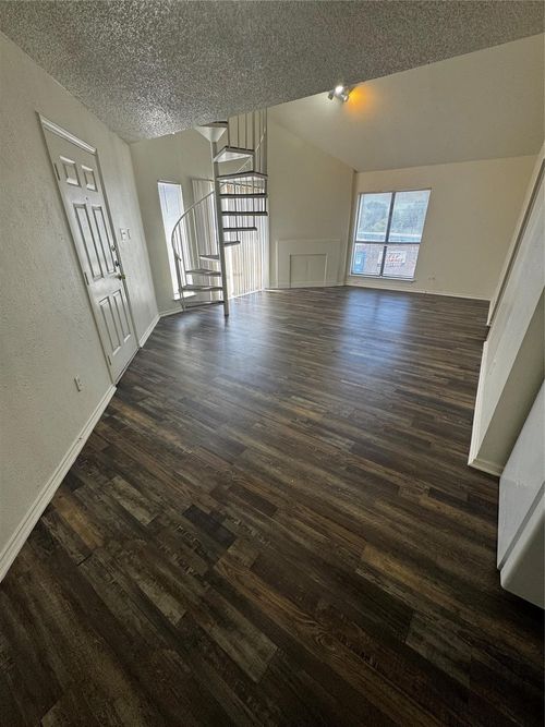 421-3536 W Buckingham Rd, Garland, TX, 75042-4768 | Card Image