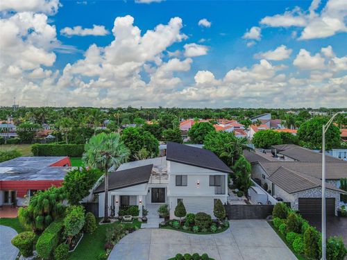 8761 Sw 56th St, Miami, FL, 33165-6755 | Card Image