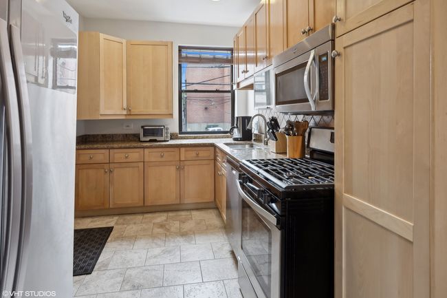 APT-1F - 7438 N Hermitage Ave, Condo with 4 bedrooms, 2 bathrooms and null parking in CHICAGO IL | Image 7