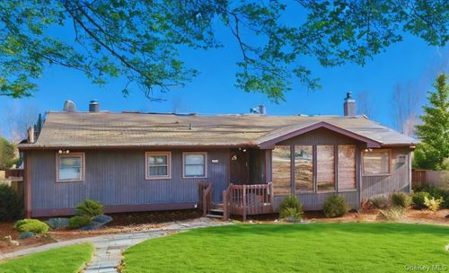 9 Country Club Ln, Airmont, NY, 10952-4514 | Card Image