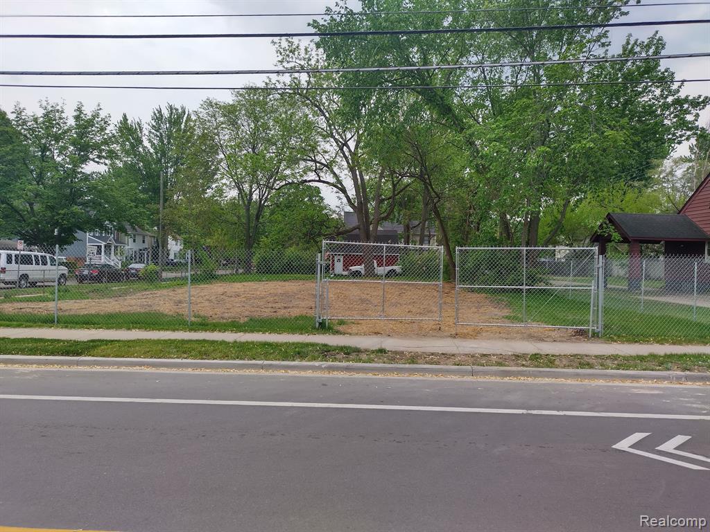 Lincoln Ave, Royal Oak, MI 48067 #1