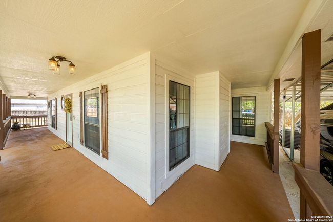 1506 D St, House other with 4 bedrooms, 3 bathrooms and null parking in Floresville TX | Image 5