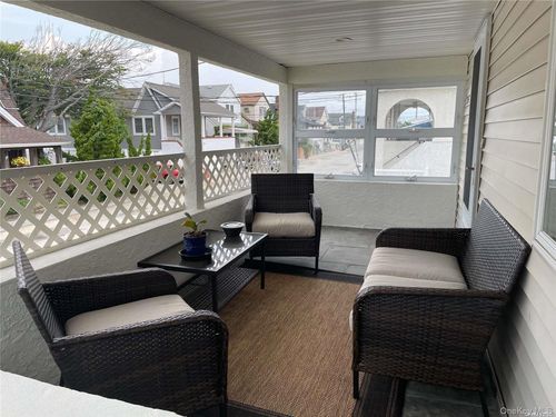 40 Malone Ave, East Atlantic Beach, NY, 11561-1009 | Card Image