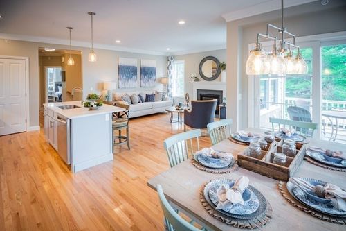 97 Sunflower Way, Plymouth, MA, 02360-5531 | Card Image