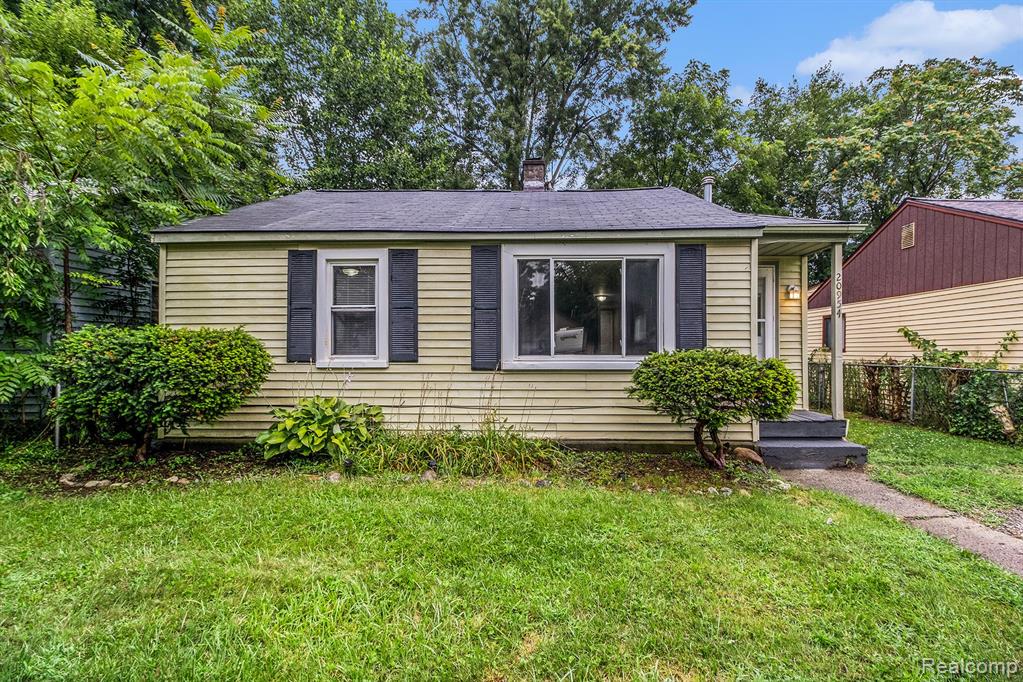 Rensselaer St, Farmington Hills, MI 48336