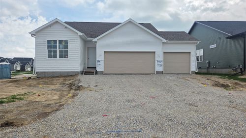 8932 Norway Dr Ne, Cedar Rapids, IA, 52402-4963 | Card Image