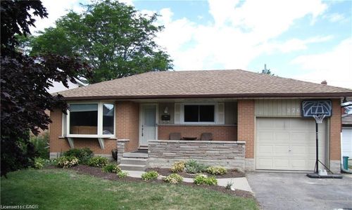276 Erb St E, Waterloo, ON, N2J1N7 | Card Image
