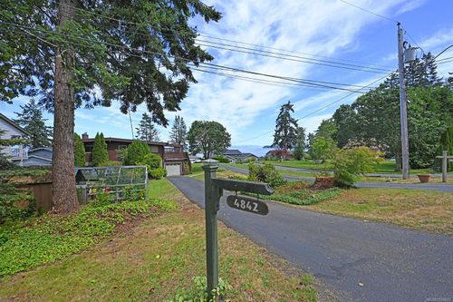 4842 Kilmarnock Dr, Courtenay, BC, V9N9S5 | Card Image