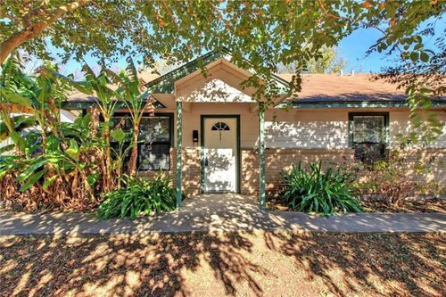 b-200 Hall St, Elgin, TX, 78621-3007 | Card Image