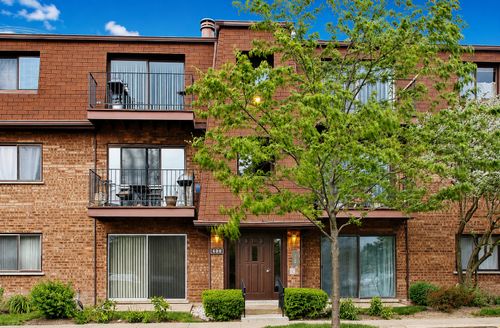 f-600 Cobblestone Cir, Glenview, IL, 60025-3829 | Card Image