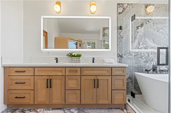 8280 Grand View Dr, House other with 3 bedrooms, 4 bathrooms and 2 parking in LOS ANGELES CA | Image 39