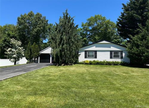 11 Gallatin Dr, Dix Hills, NY, 11746-7947 | Card Image