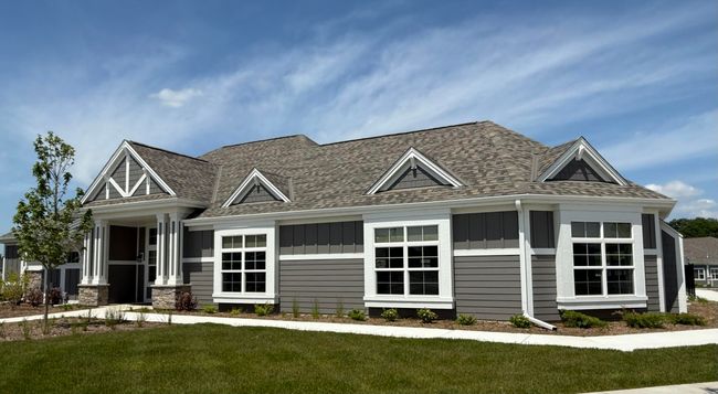 913 S Mary Grace Ct, Condo with 2 bedrooms, 2 bathrooms and null parking in Grafton WI | Image 13