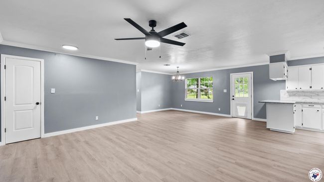 10 Vernon St, House other with 4 bedrooms, 2 bathrooms and null parking in Hooks TX | Image 6