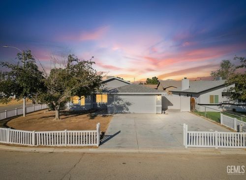 21231 Corwin St, California City, CA, 93505-2130 | Card Image