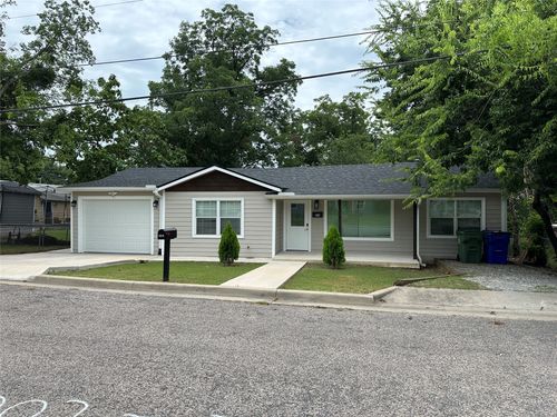 104 W South St, Whitesboro, TX, 76273-2122 | Card Image