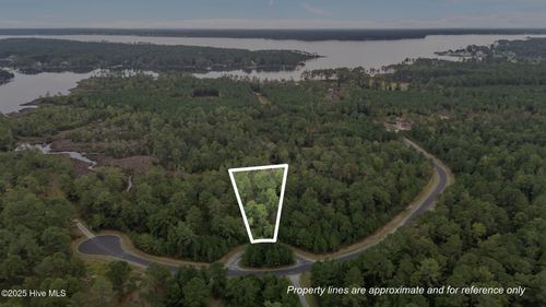 214 Shell Castle Ln, Vandemere, NC, 28587-9717 | Card Image