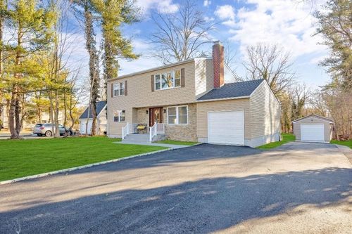 139 Brooksite Drive, Smithtown, NY, 11787 | Card Image