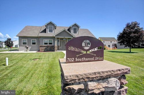 702 Southwood Dr, SHIPPENSBURG, PA, 17257-8028 | Card Image
