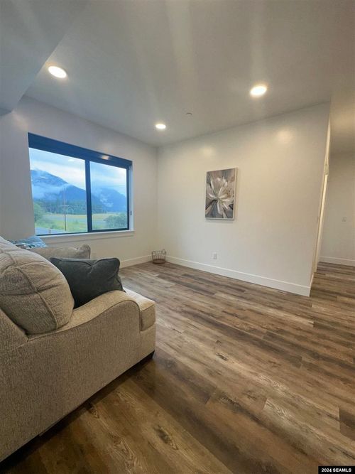 unit-a104-7400 Seymour Way, Juneau, AK, 99801-8006 | Card Image