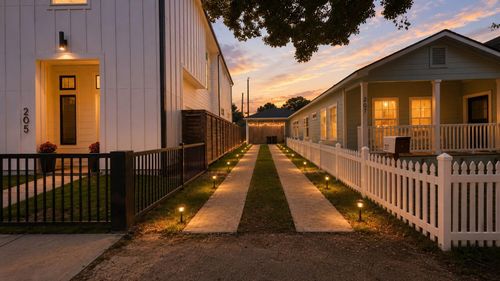 207 Tabor St, Houston, TX, 77009-6143 | Card Image