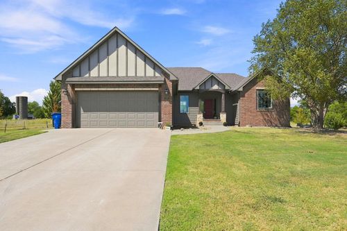 5000 E Idle Banks Cir, Valley Center, KS, 67147-5205 | Card Image