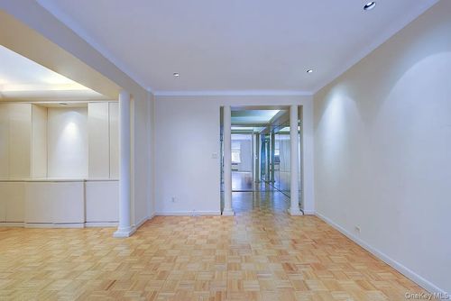 1d-11034 73rd Rd, Forest Hills, NY, 11375-6322 | Card Image