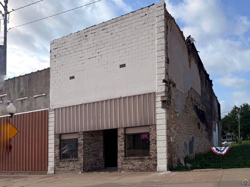 111 W Santa Fe Ave, Burlingame, KS, 66413-1209 | Card Image