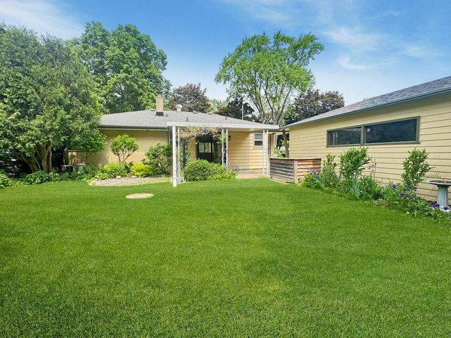 7173 W Wedgewood Dr, House other with 3 bedrooms, 1 bathrooms and null parking in Milwaukee WI | Image 4