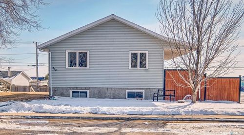 304 2nd Avenue E, Biggar, SK, S0K0M0 | Card Image