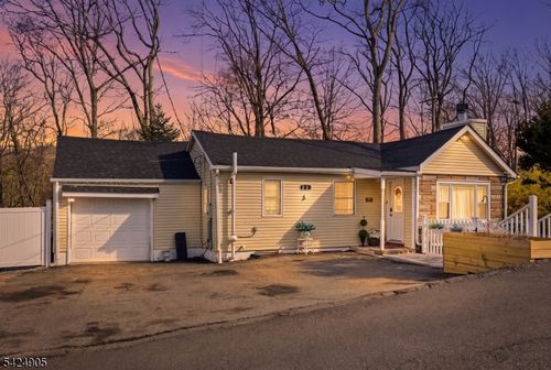 23 Roosevelt Trl, Hopatcong, NJ, 07843-1531 | Card Image