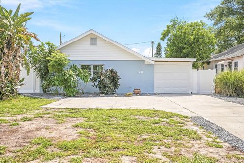 1811 49th St N, ST PETERSBURG, FL, 33710-5227 | Card Image