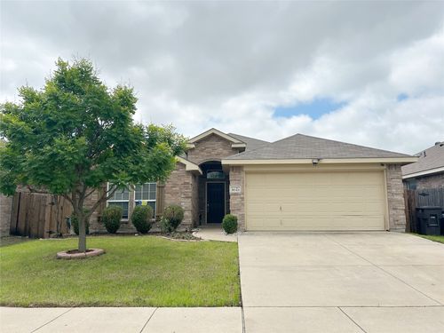 2041 Matador Ranch Rd, Fort Worth, TX, 76134-4178 | Card Image