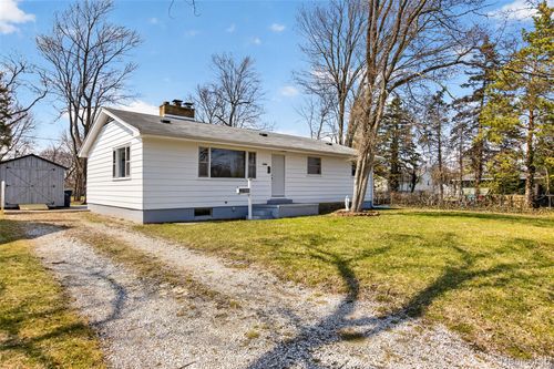 2300 S Lincoln St, Bay City, MI, 48708-3814 | Card Image