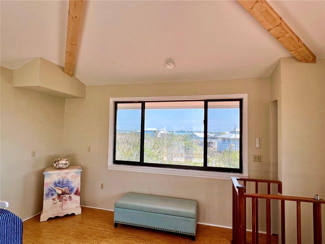 Views of the bay from the windows | Image 40