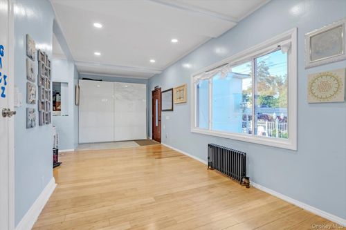 1134 Bay 27th St, Far Rockaway, NY, 11691-1716 | Card Image