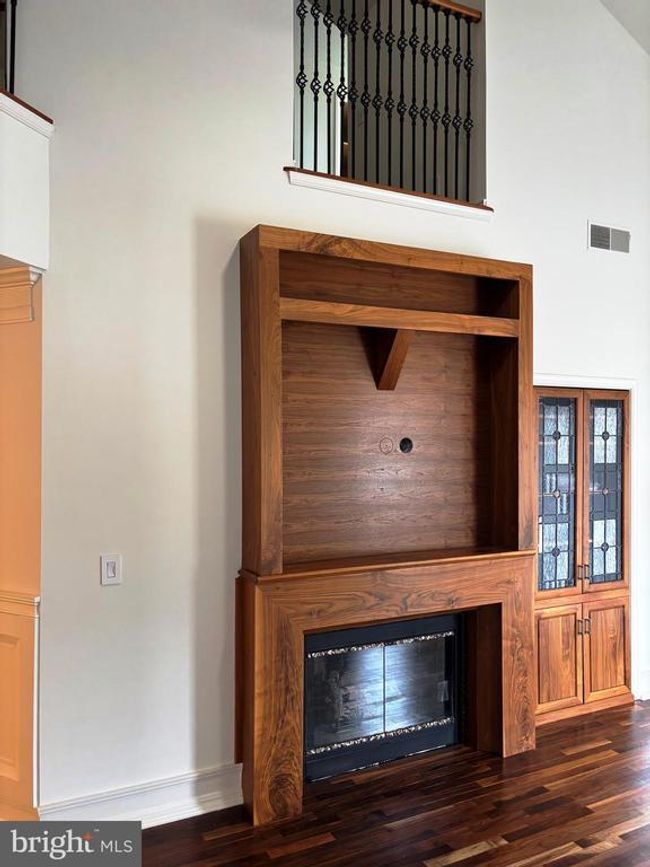 1043 Gardenview Loop, Condo with 3 bedrooms, 3 bathrooms and null parking in WOODBRIDGE VA | Image 7