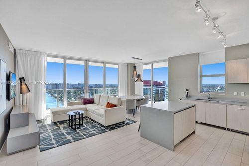 r1108-4010 S Ocean Dr, Hollywood, FL, 33019-3063 | Card Image