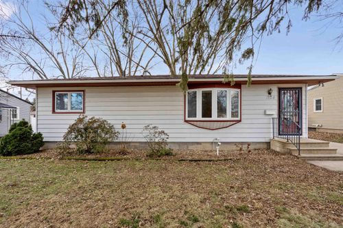 1726 Plymouth Avenue, Waterloo, IA, 50702 | Card Image