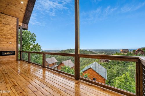 2251 Fox Berry Way, Sevierville, TN, 37876 | Card Image