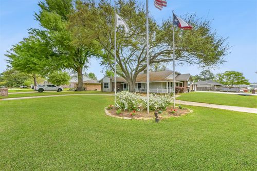 9818 Twin Shores Dr, Willis, TX, 77318-6656 | Card Image