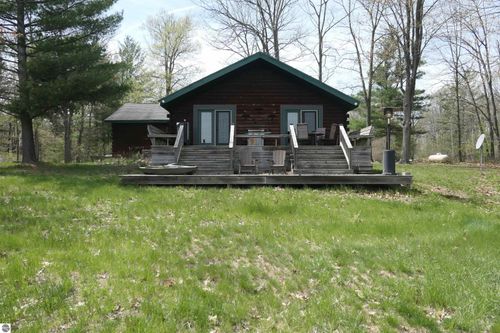 6480 W Lake Shore Dr, Remus, MI, 49340-9643 | Card Image
